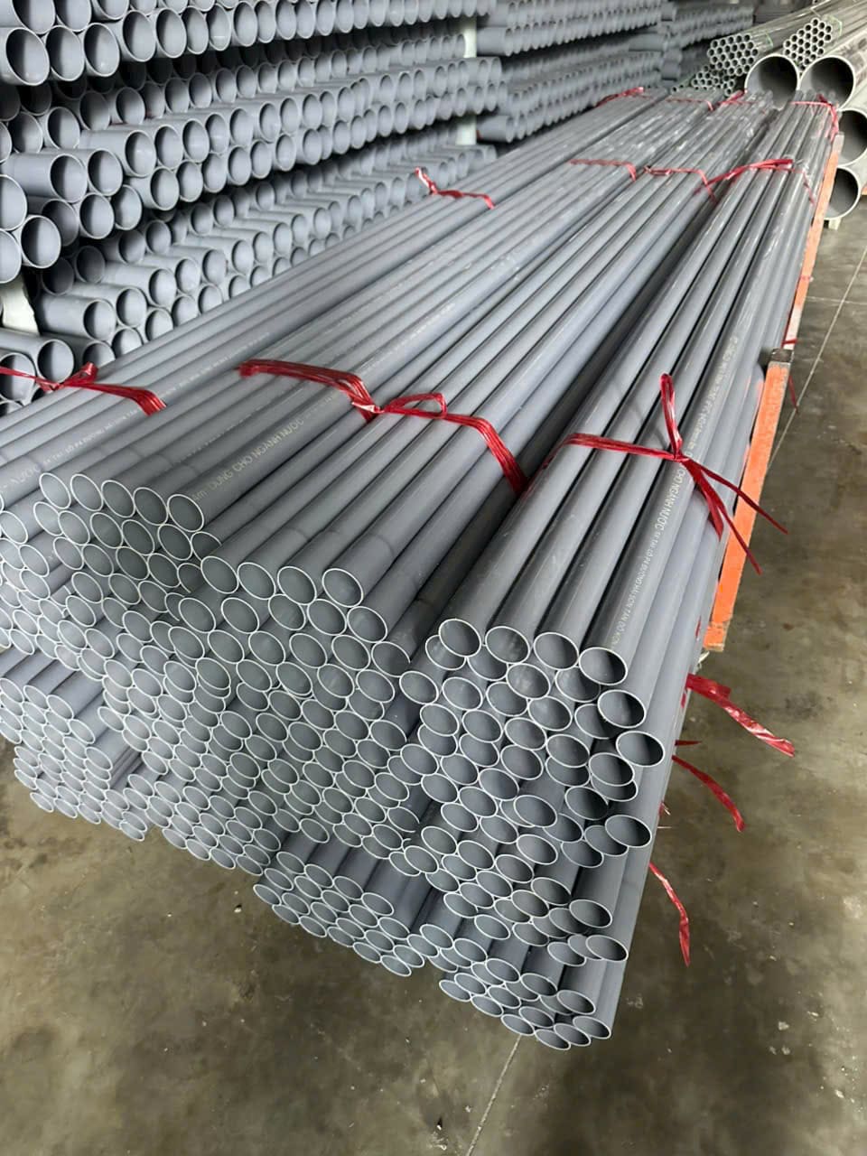 Ống Nhựa uPVC D42 Quốc Trung